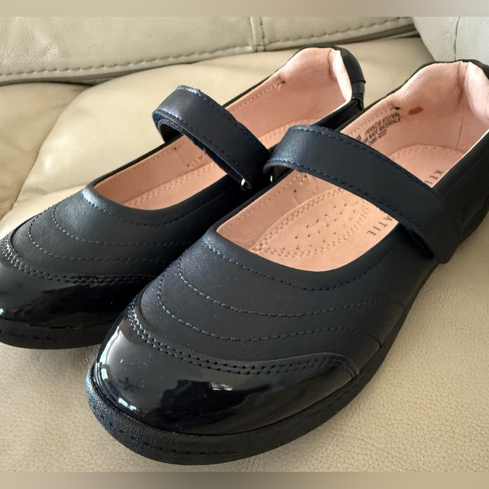 Kelly & Katie Francis Mary Jane Flats-Kids ( color Navy) never worn